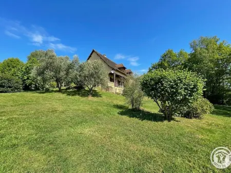 Location gite à Alles sur Dordogne, Maison avec animaux, parking - 4 pers.