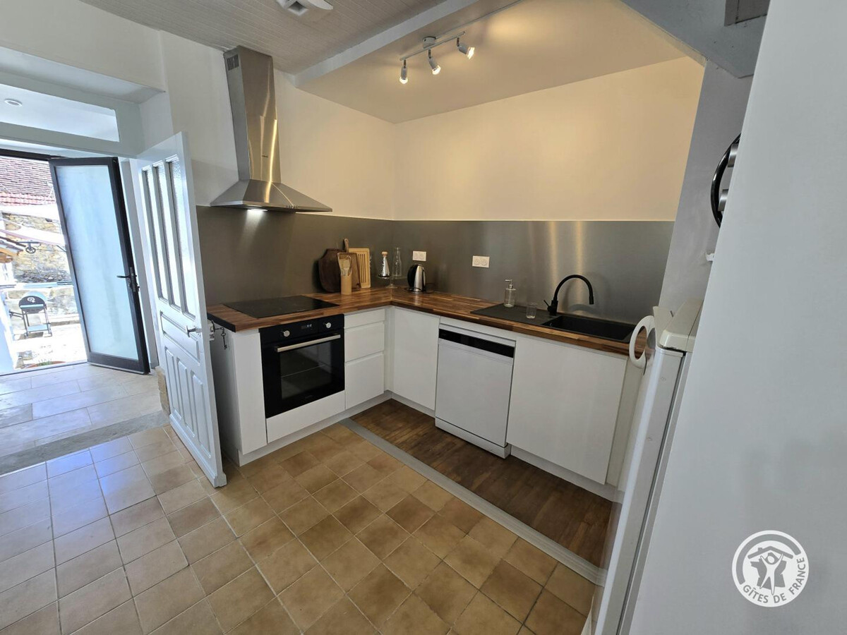 Grand gîte 10 pers. avec cour privative à Bars - Photo 9