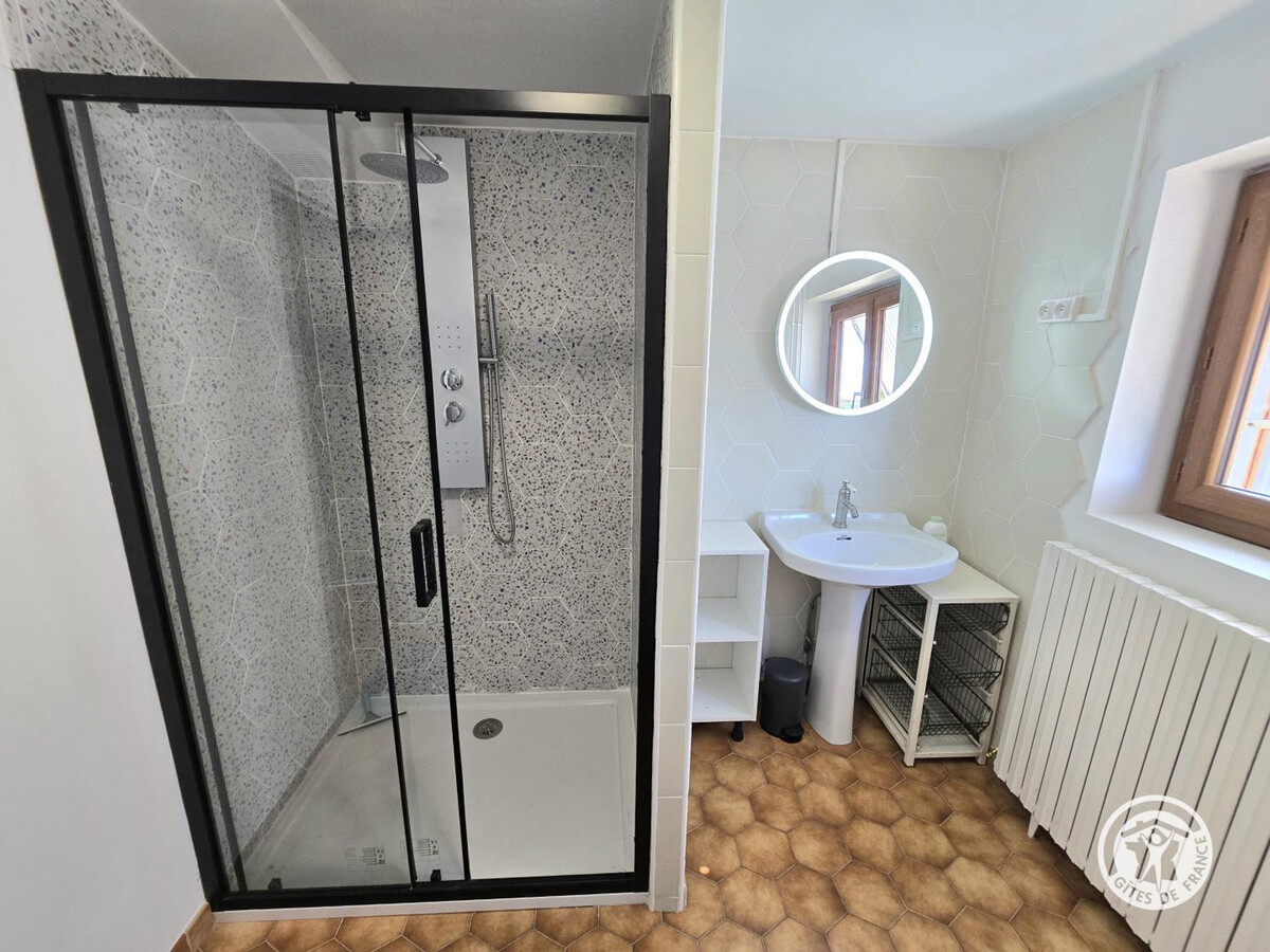 Grand gîte 10 pers. avec cour privative à Bars - Photo 17