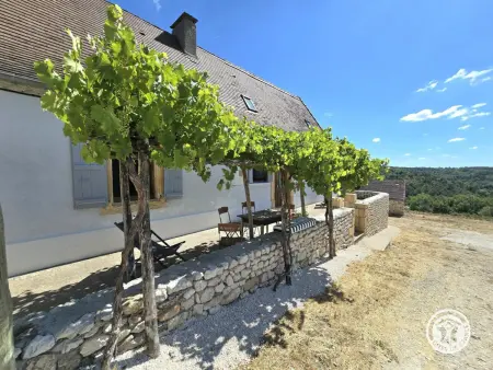 Location gite à Bars, Grand gîte avec parking, animaux ok - 10 pers.
