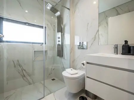 Appartement moderne 85 m² avec parking à Porto : photo 7