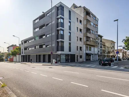 Appartement moderne 85 m² avec parking à Porto : photo 14