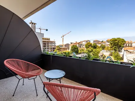 Studio 55 m² avec vue jardin au centre de Porto : photo 1