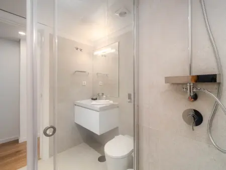Studio 40 m² climatisé au cœur de Porto : photo 17