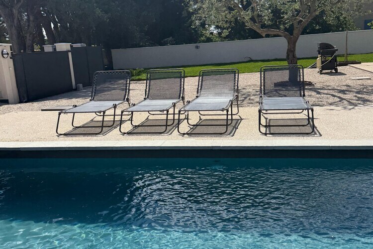 Sorgue 9 – Villa 4 chambres avec piscine et jacuzzi - Photo 2
