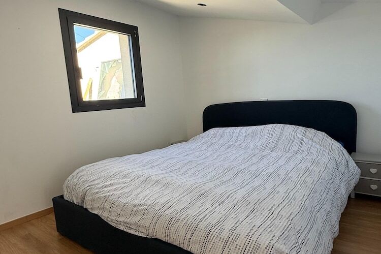 Sorgue 9 – Villa 4 chambres avec piscine et jacuzzi - Photo 4