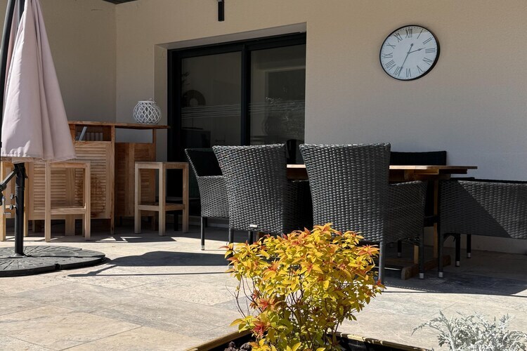 Sorgue 9 – Villa 4 chambres avec piscine et jacuzzi - Photo 5