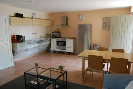 Maison 14 personnes à Valréas avec piscine et terrains de jeux : photo 5