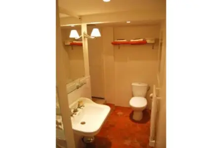 Maison 14 personnes à Valréas avec piscine et terrains de jeux : photo 21