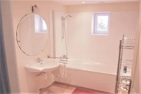 Maison 14 personnes à Valréas avec piscine et terrains de jeux : photo 22