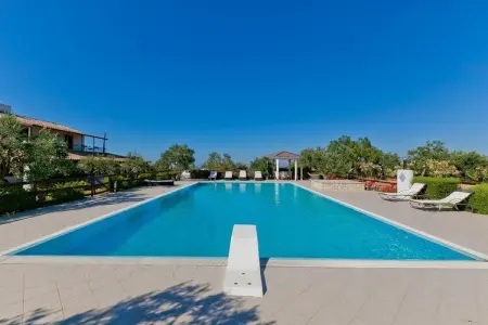 Tenute Aversa 11 – Maison 5 chambres piscine privée : photo 9