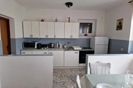 Location appartement à Karlobag, Three Bedroom Apartment With Balcony And Sea View