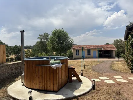 Gîte Les Petits Prés Rêvés – Ancienne ferme avec étang privé : photo 27
