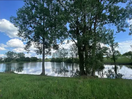 Gîte Les Petits Prés Rêvés – Ancienne ferme avec étang privé : photo 29