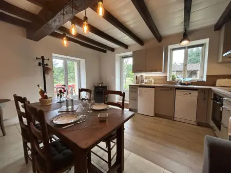 Gîte Chez Mady à Esse : maison indépendante, piscine chauffée : photo 1