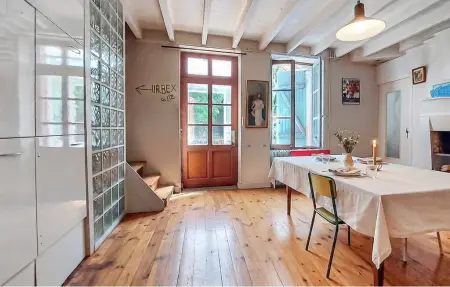 Maison de charme en Charente, poutres et terrasse : photo 4