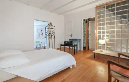 Maison de charme en Charente, poutres et terrasse : photo 12