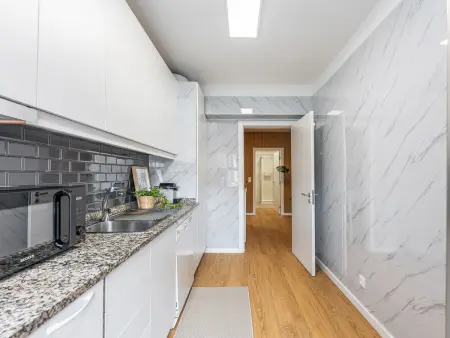 Appartement 3 chambres pour 6 à Porto, 110 m² : photo 17
