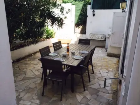 Studio moderne à Cannes centre, balcon et terrasse, clim : photo 16