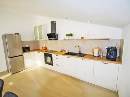 Poli Nona, maison mitoyenne rénovée à Valbandon : photo 10