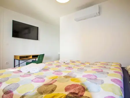 Poli Nona, maison mitoyenne rénovée à Valbandon : photo 13