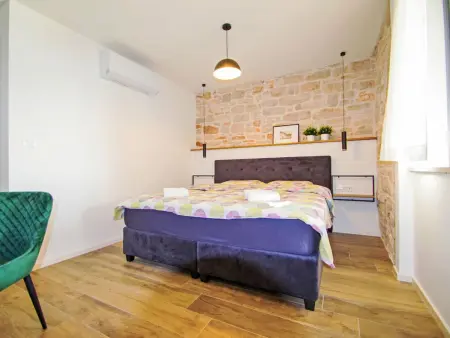 Poli Nona, maison mitoyenne rénovée à Valbandon : photo 14