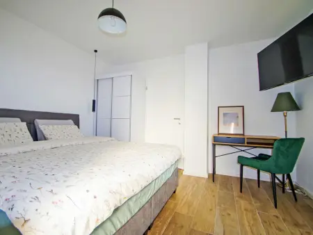 Poli Nona, maison mitoyenne rénovée à Valbandon : photo 16