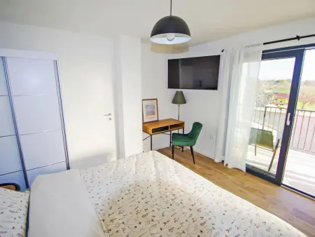 Poli Nona, maison mitoyenne rénovée à Valbandon : photo 18