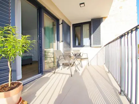 Poli Nona, maison mitoyenne rénovée à Valbandon : photo 33