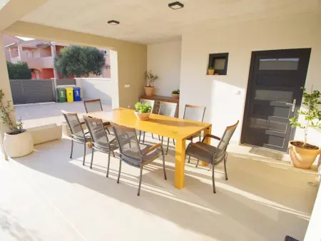 Poli Nona, maison mitoyenne rénovée à Valbandon : photo 36
