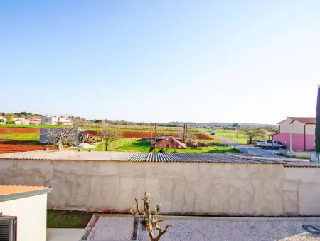 Poli Nona, maison mitoyenne rénovée à Valbandon : photo 37