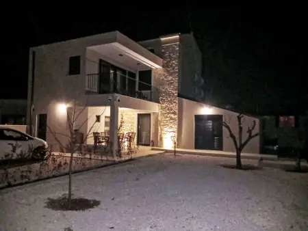 Poli Nona, maison mitoyenne rénovée à Valbandon : photo 43