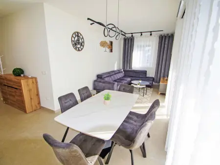 Charming 3-Bedroom Riviera, Villa 6 personnes à Nedescina : photo 7