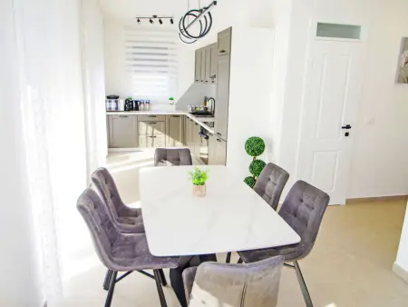 Charming 3-Bedroom Riviera, Villa 6 personnes à Nedescina : photo 17