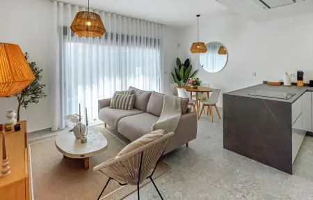 Appartement 3 chambres à Torrevieja, jardin privé et piscine à 80 m : photo 3