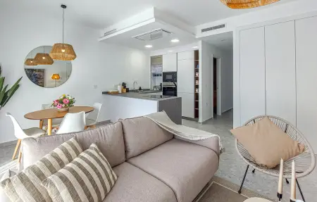Appartement 3 chambres à Torrevieja, jardin privé et piscine à 80 m : photo 4