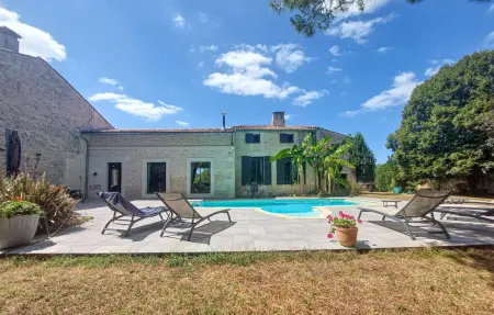 Location maison à Meursac, Domaine de luxe avec piscine