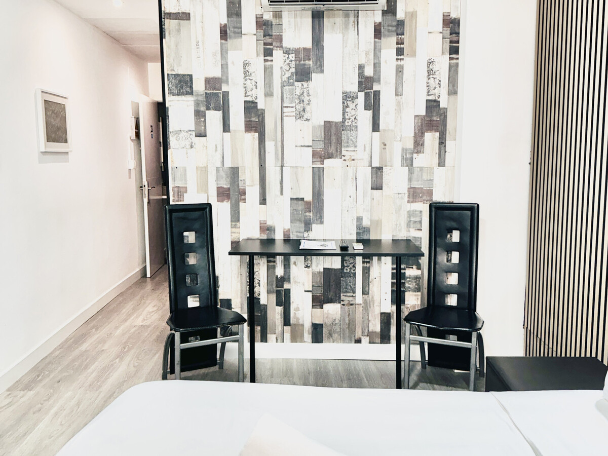 Studio 23 m² Gran Vía, balcon et climatisation - Photo 5