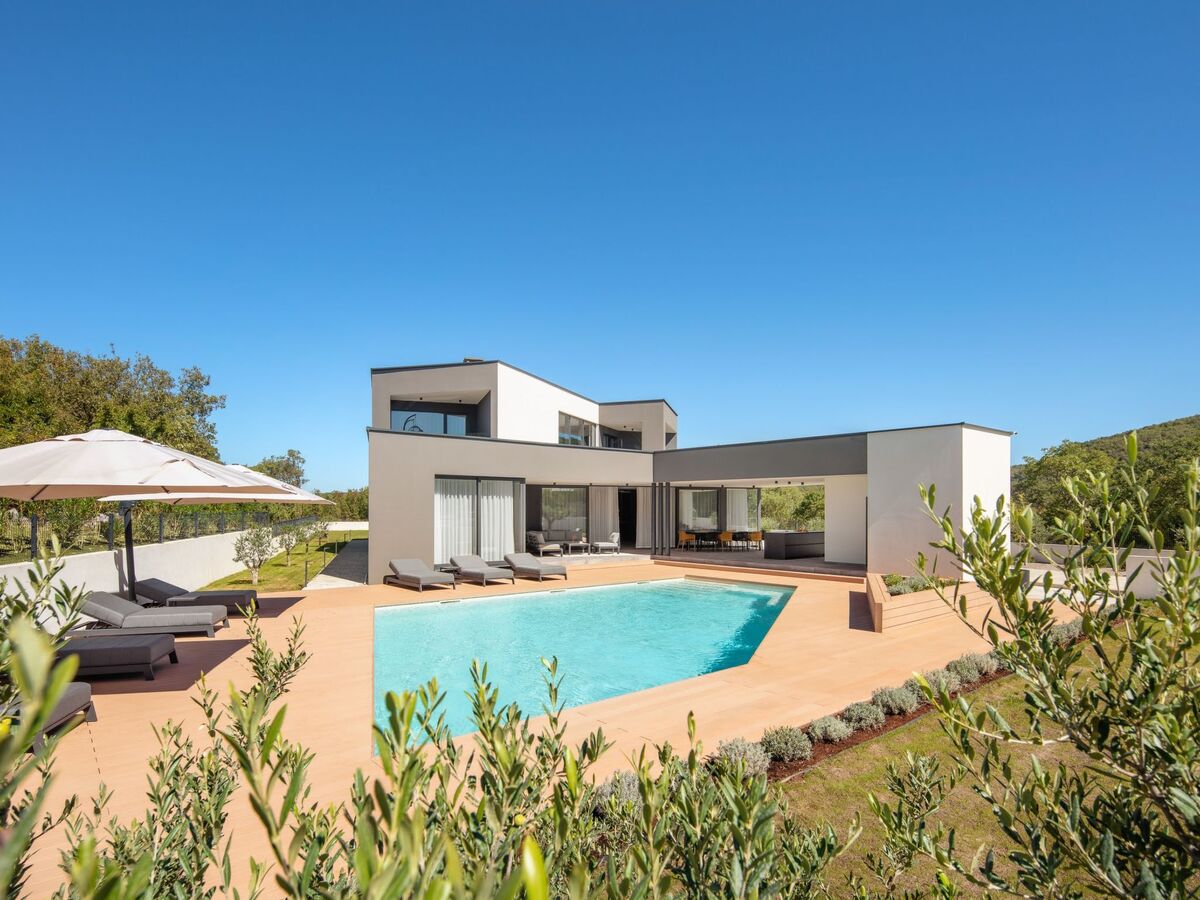 Villa H2 à Labin : 4 chambres, piscine privée, 2 ha - Photo 1