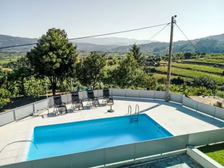Location maison à Gondufe, Walnut House with Private Pool