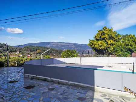 Walnut House with Private Pool à Gondufe : photo 13