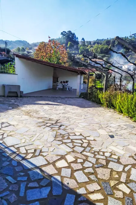 Walnut House with Private Pool à Gondufe : photo 15