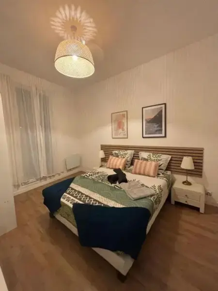 Appartement 50 m² Marseille, climatisation et balcon vue ville : photo 2
