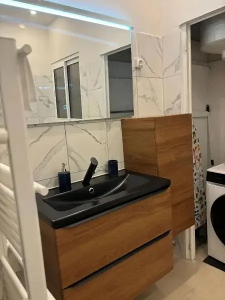 Appartement 50 m² Marseille, climatisation et balcon vue ville : photo 10