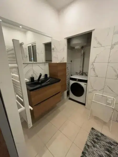 Appartement 50 m² Marseille, climatisation et balcon vue ville : photo 13