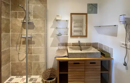Villa les Oliviers avec piscine à Châteauneuf-Villevieille : photo 21