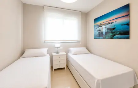 Appartement Sol y Mar à Torre La Sal : terrasse couverte et piscine : photo 12