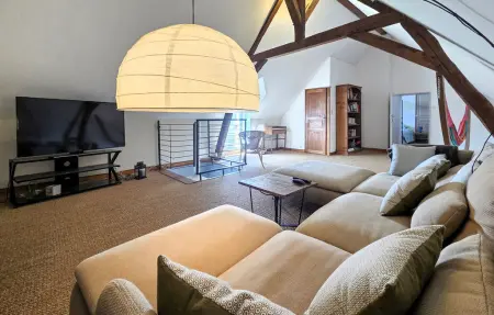 Maison 5 chambres avec piscine privée à Charonville : photo 2