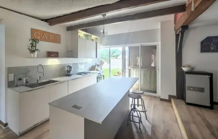Maison 5 chambres avec piscine privée à Charonville : photo 4