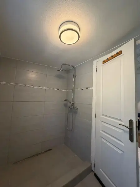 Studio 30 m² avec jardin clôturé et balançoire à Marigot : photo 6